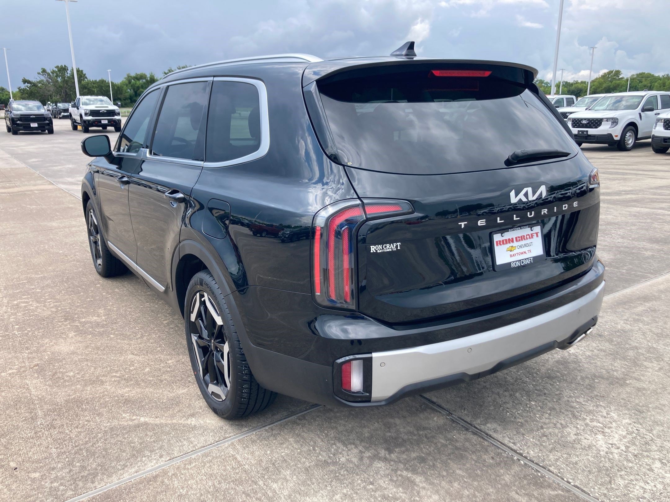 2023 Kia Telluride EX photo 3