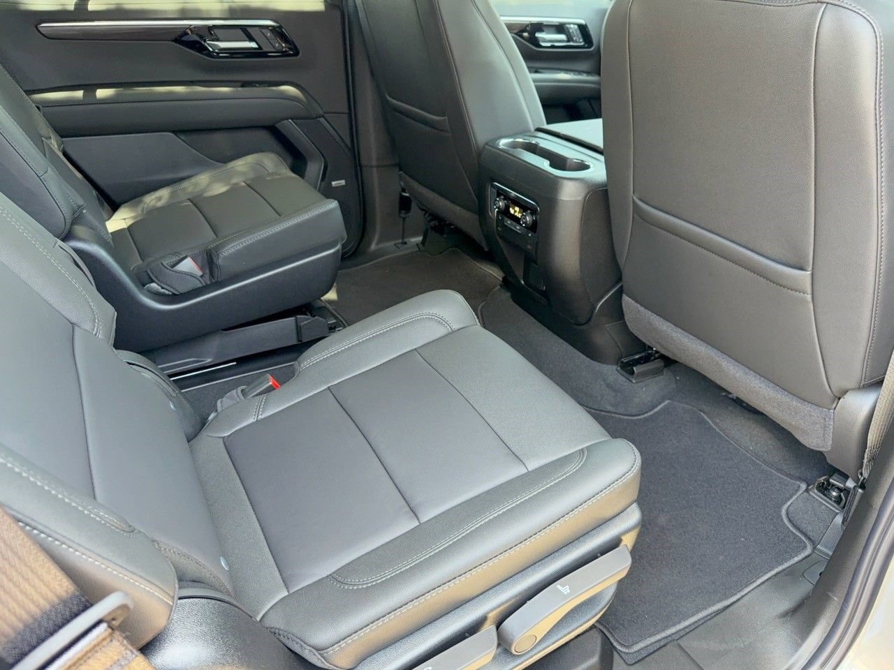 2026 Chevrolet Tahoe Z71 - Photo 30