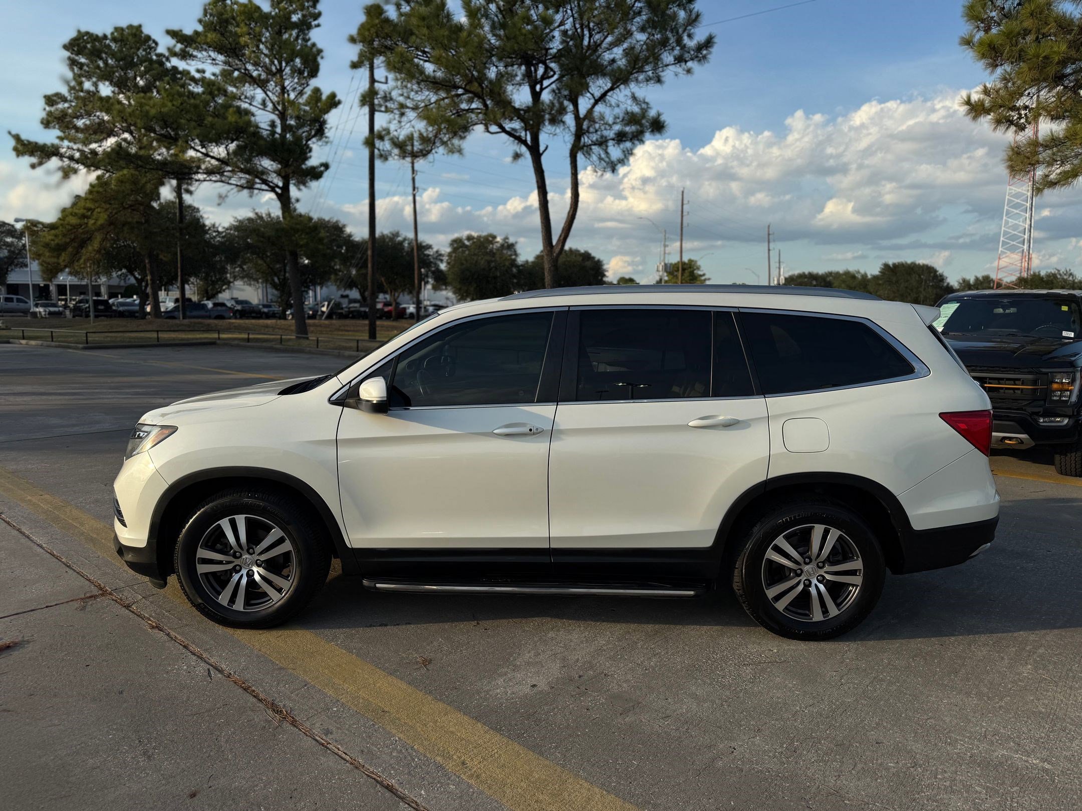 2016 Honda Pilot EX-L photo 2