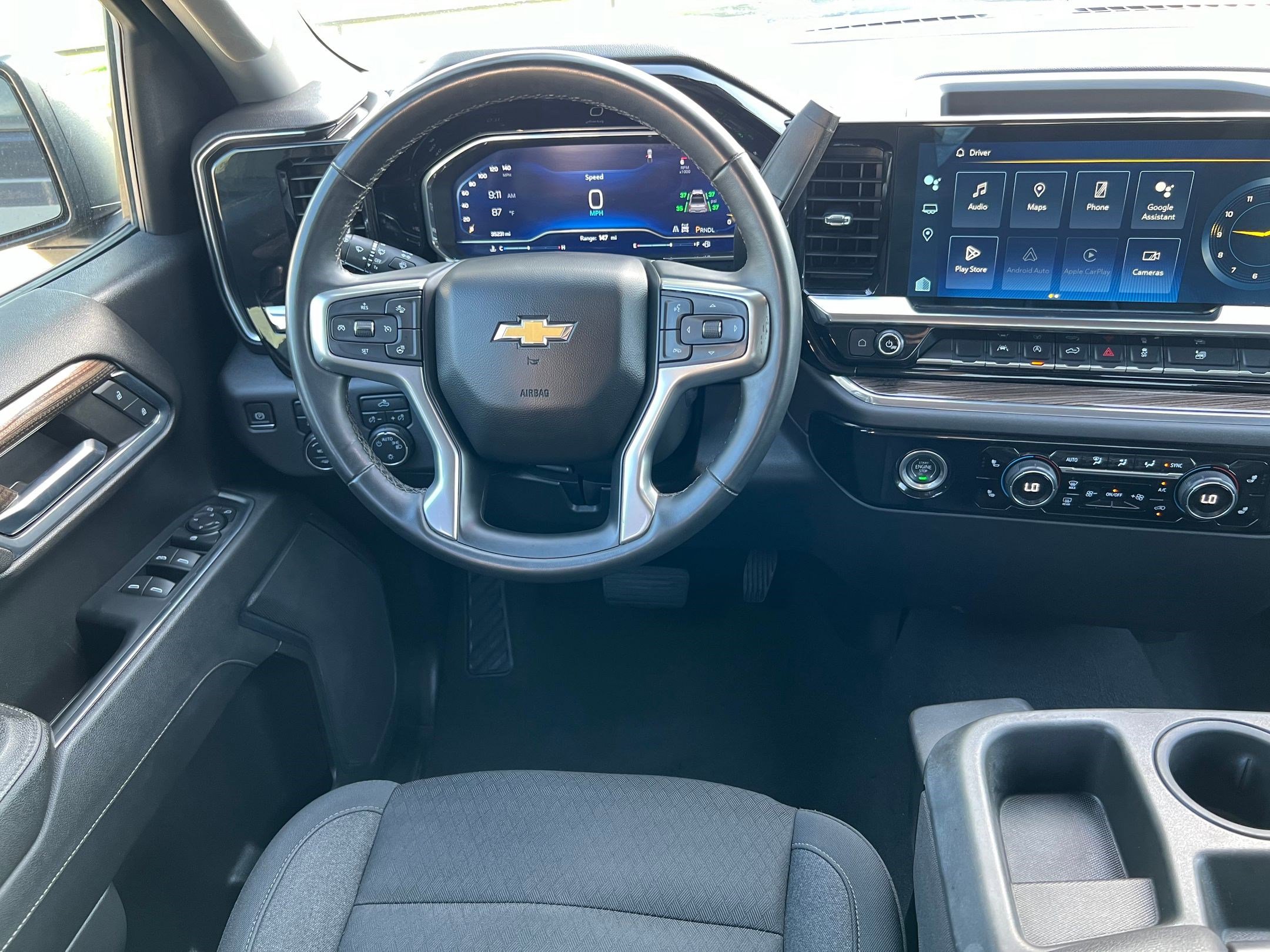 2023 Chevrolet Silverado 1500 LT photo 4