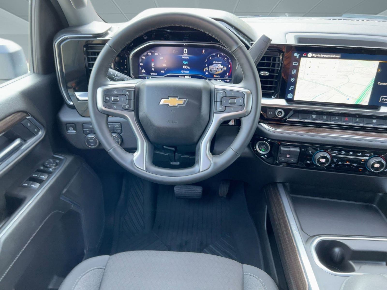 2025 Chevrolet Silverado 3500HD LT photo 3