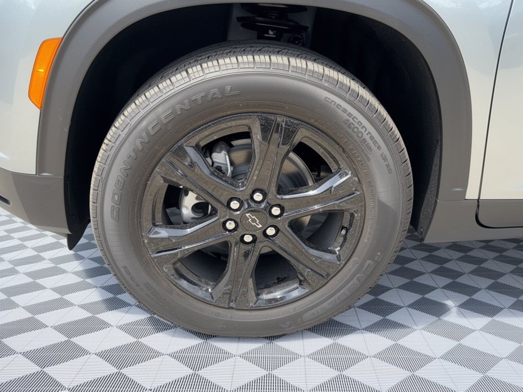 2027 Chevrolet Traverse LT - Photo 13