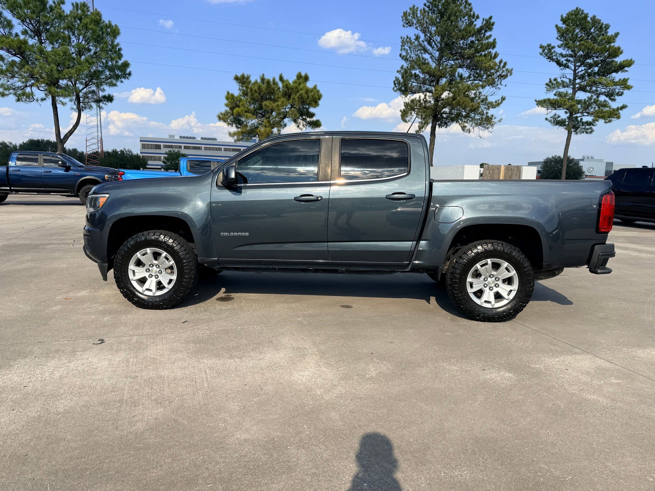 2020 Chevrolet Colorado LT photo 2