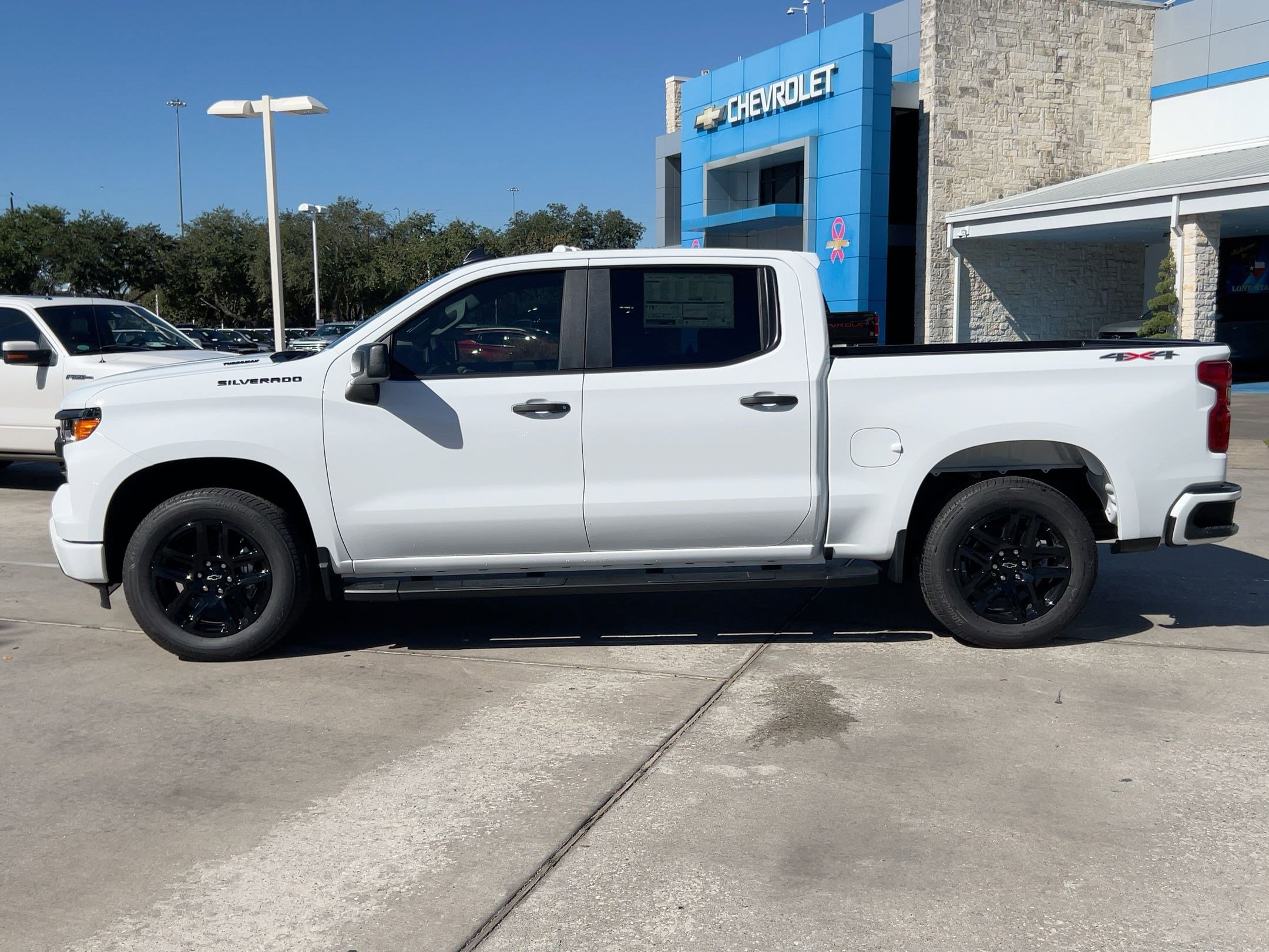 2026 Chevrolet Silverado 1500 Custom photo 2