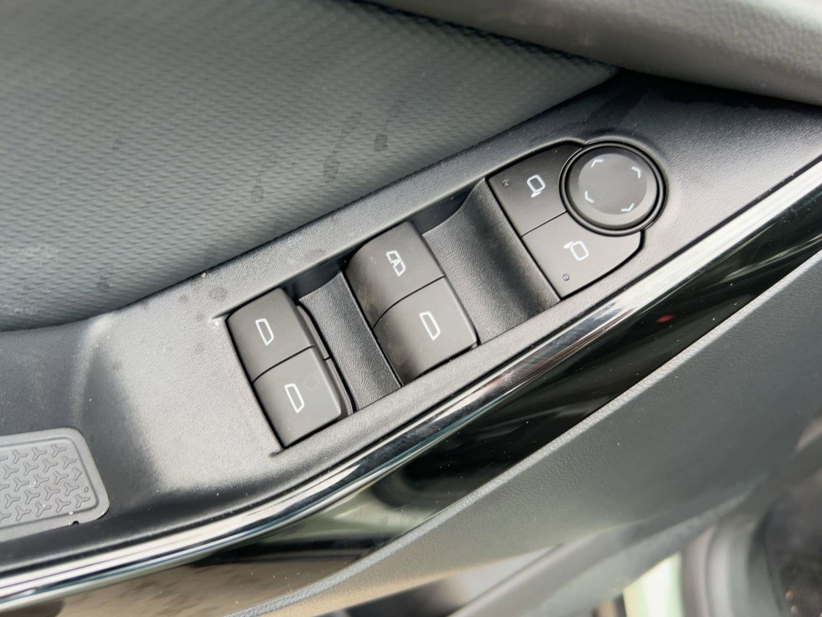 2026 Chevrolet Equinox LT - Photo 21