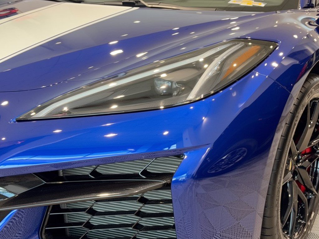 2027 Chevrolet Corvette 2LT - Photo 12