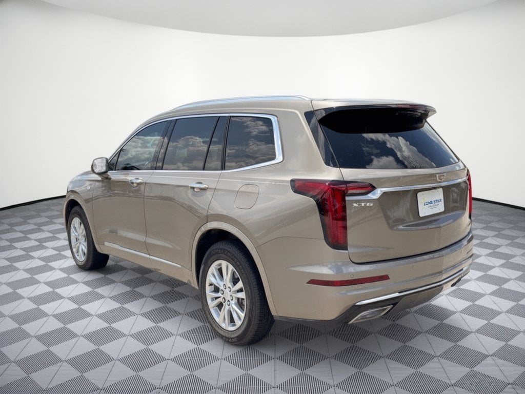 XT6 FWD Luxury SUV