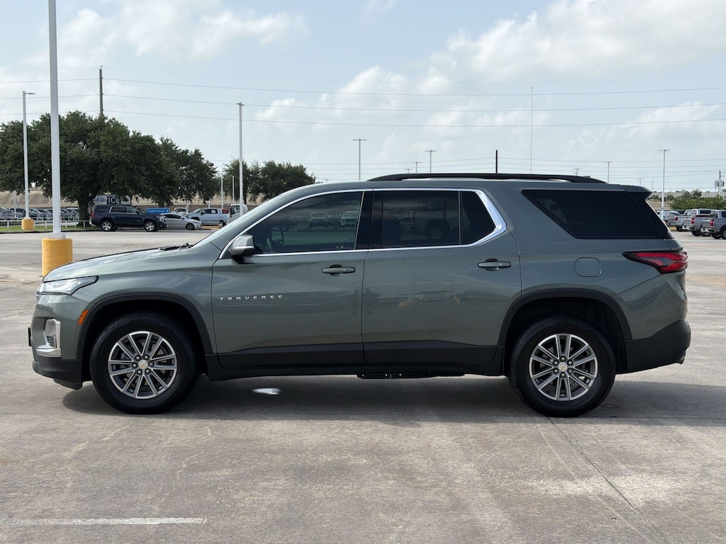 Used 2022 Chevrolet Traverse LT Cloth SUV