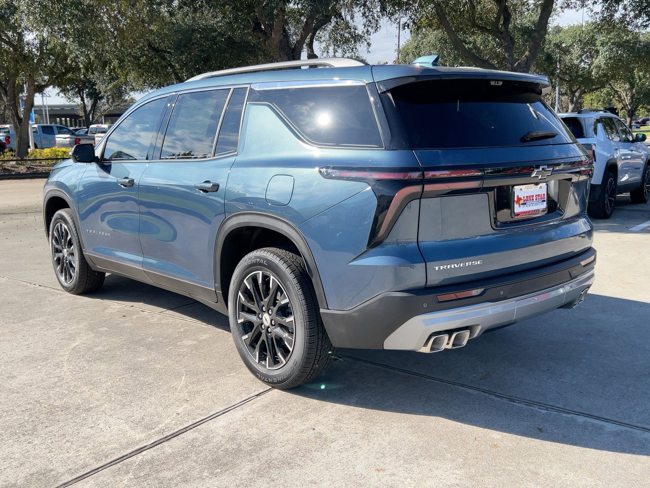 2026 Chevrolet Traverse photo 3
