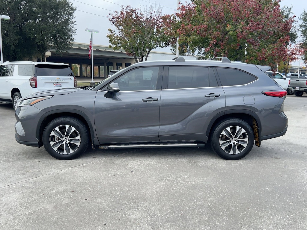 Used 2021 Toyota Highlander XLE