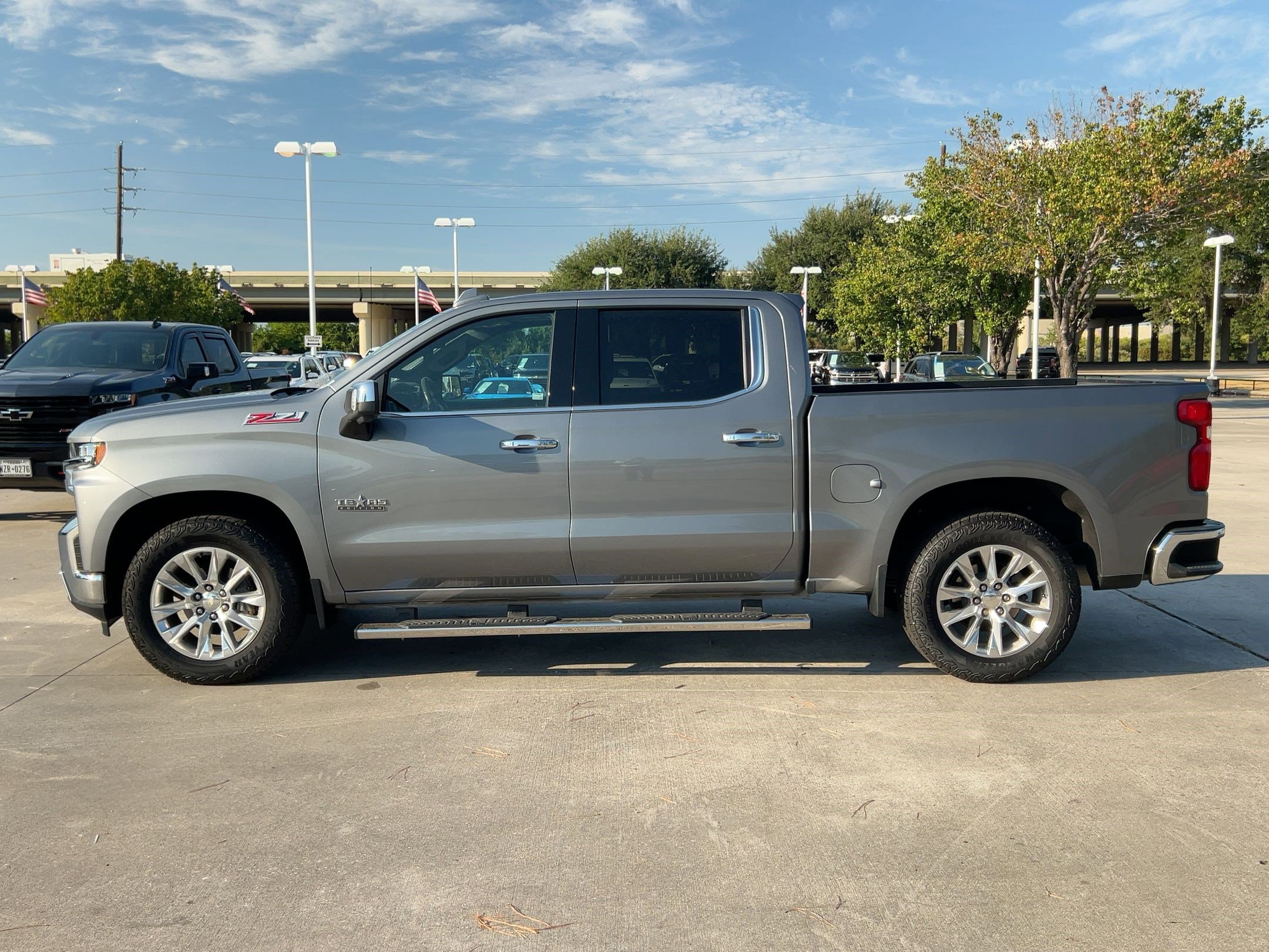 2022 Chevrolet Silverado 1500 LTZ photo 2