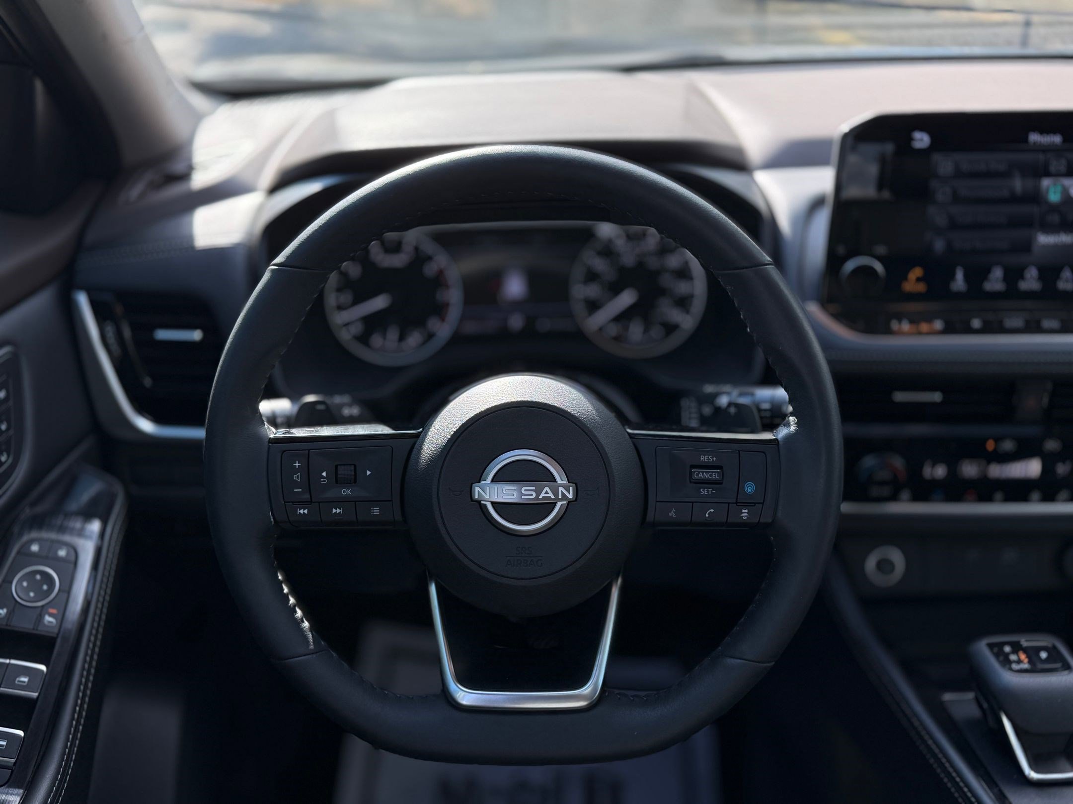 2023 Nissan Rogue SL photo 4
