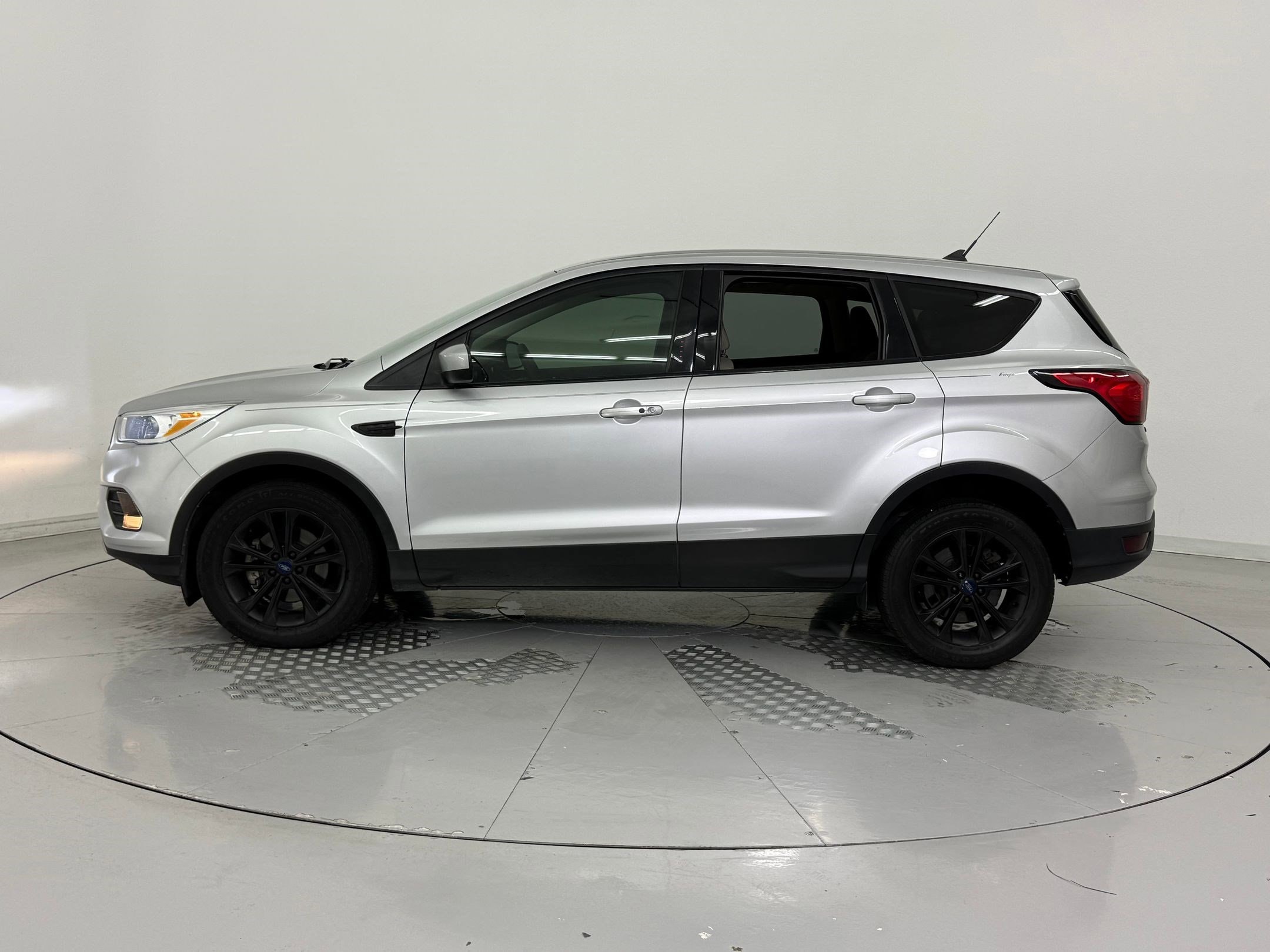 Used 2019 Ford Escape SE with VIN 1FMCU0GD5KUA02313 for sale in Baytown, TX