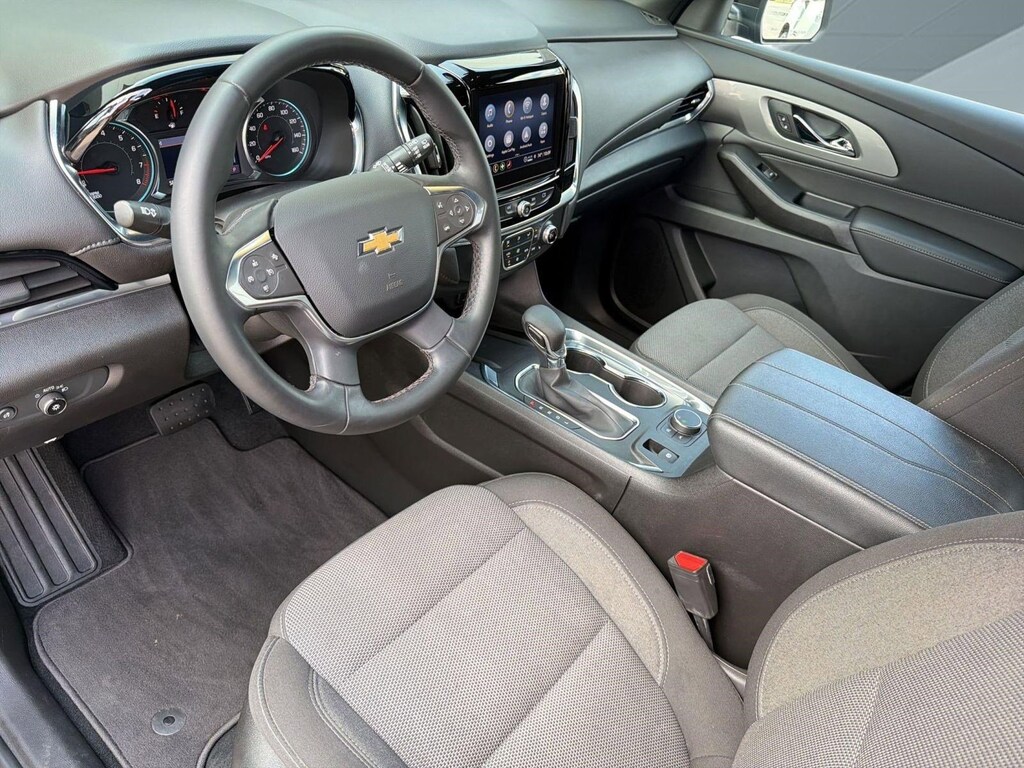 Used 2023 Chevrolet Traverse LT Cloth SUV