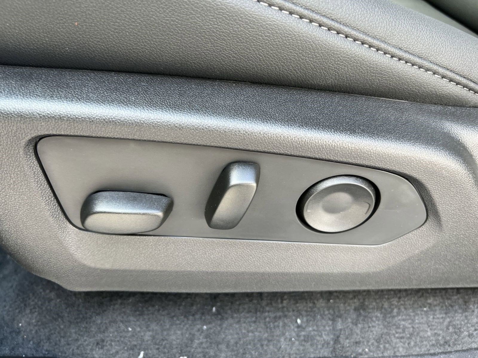 2026 Chevrolet Colorado LT - Photo 13