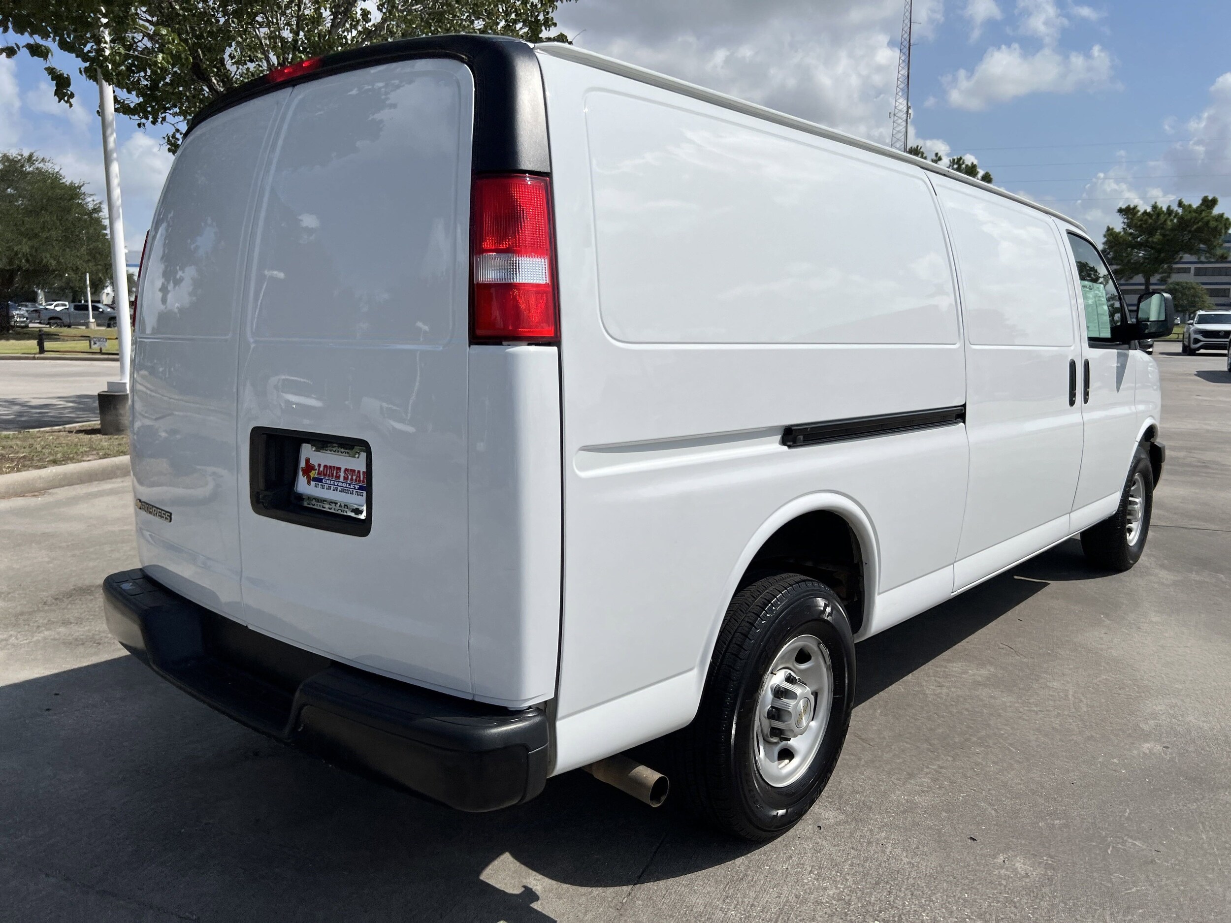 2023 Chevrolet Express Cargo 2500 Van photo 3