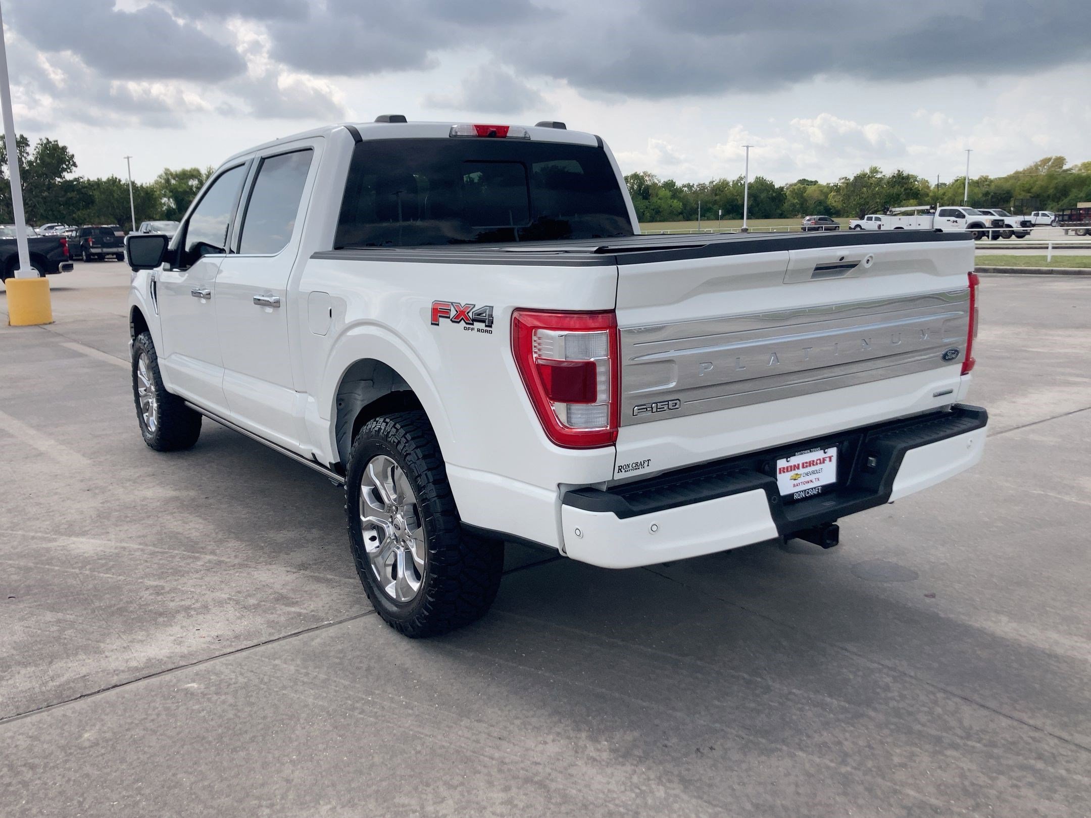 2023 Ford F-150 Platinum photo 3