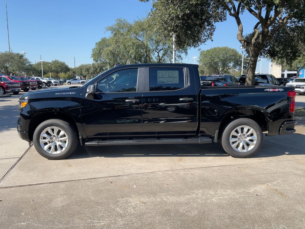 New 2026 Chevrolet Silverado 1500 Custom Truck