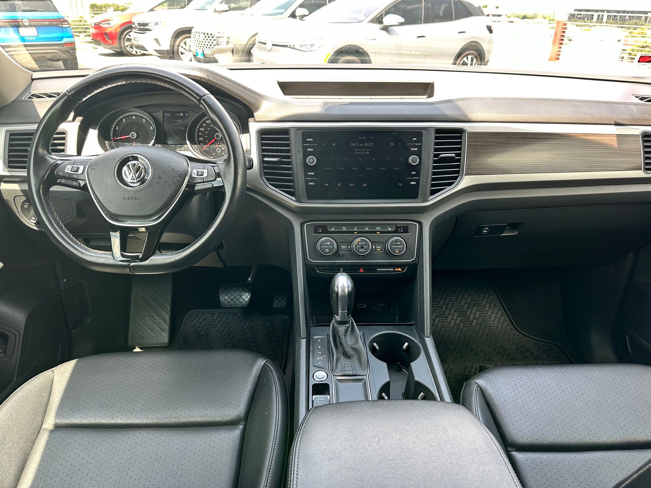 2018 Volkswagen Atlas SE Technology photo 3