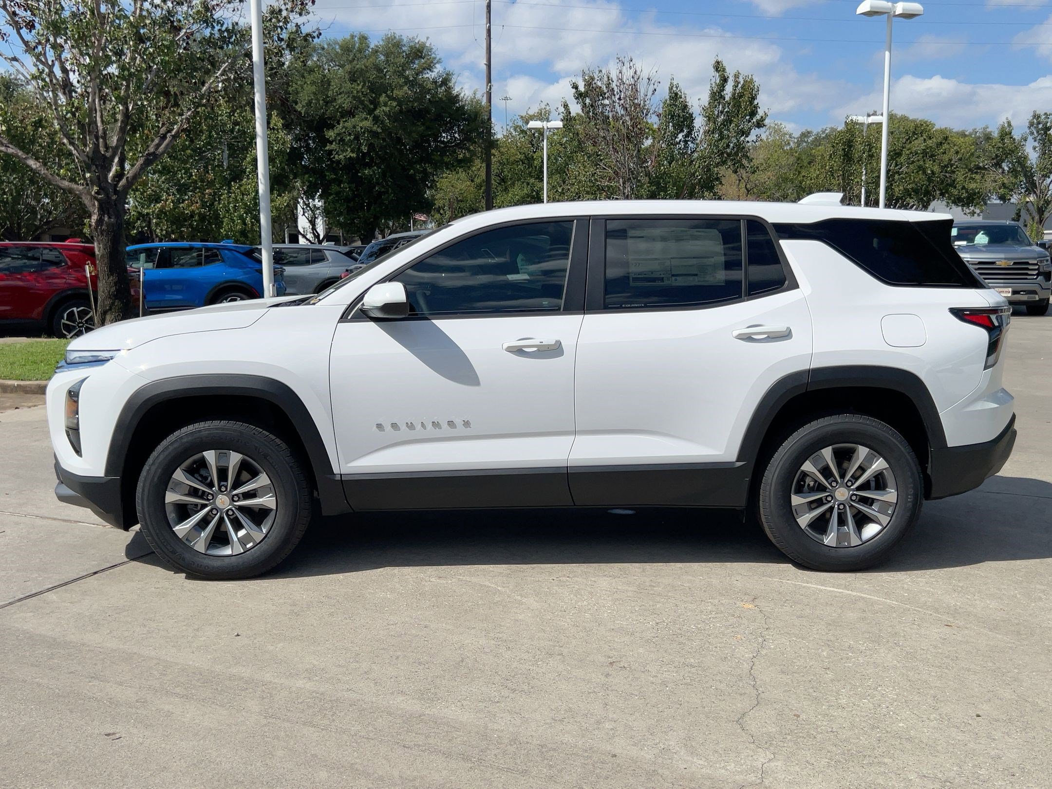 2026 Chevrolet Equinox LT photo 2