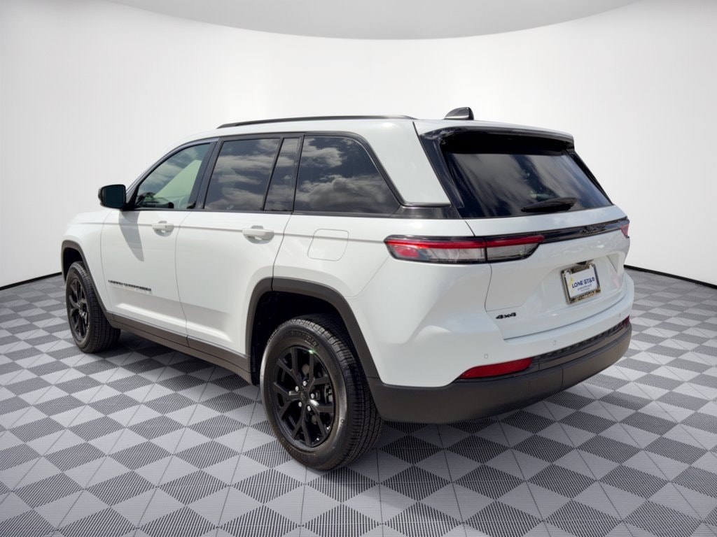 Used 2025 Jeep Grand Cherokee Altitude 4x4 SUV