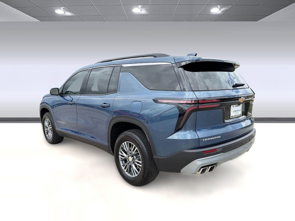 Used 2025 Chevrolet Traverse LT SUV