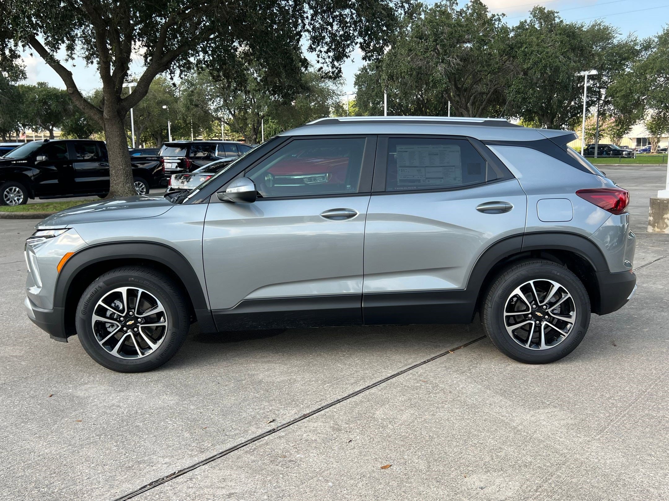 2026 Chevrolet Trailblazer LT photo 2