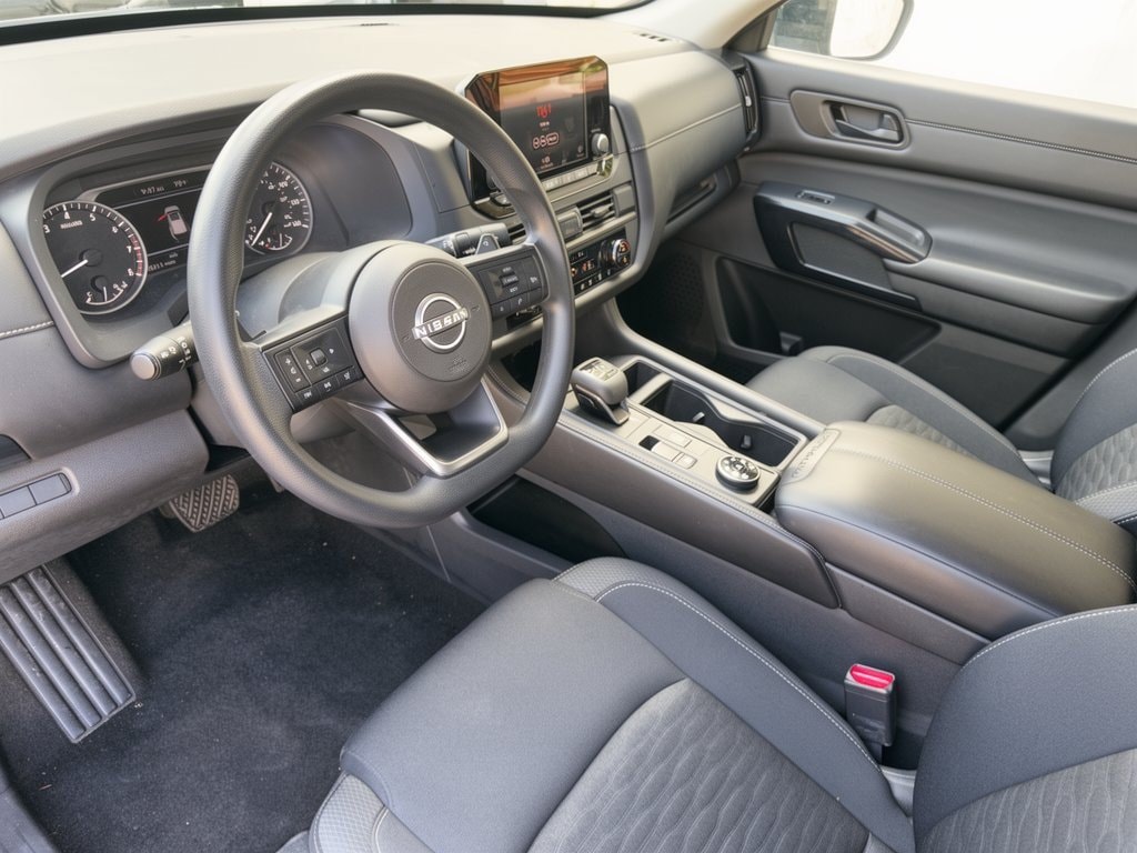 Used 2024 Nissan Pathfinder S 4WD SUV