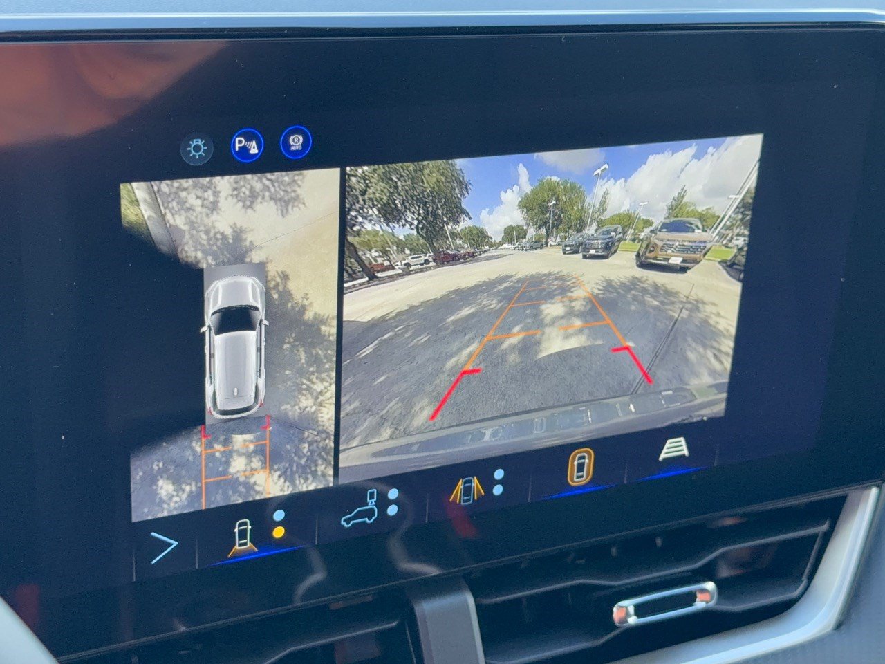 2027 Chevrolet Equinox LT - Photo 24