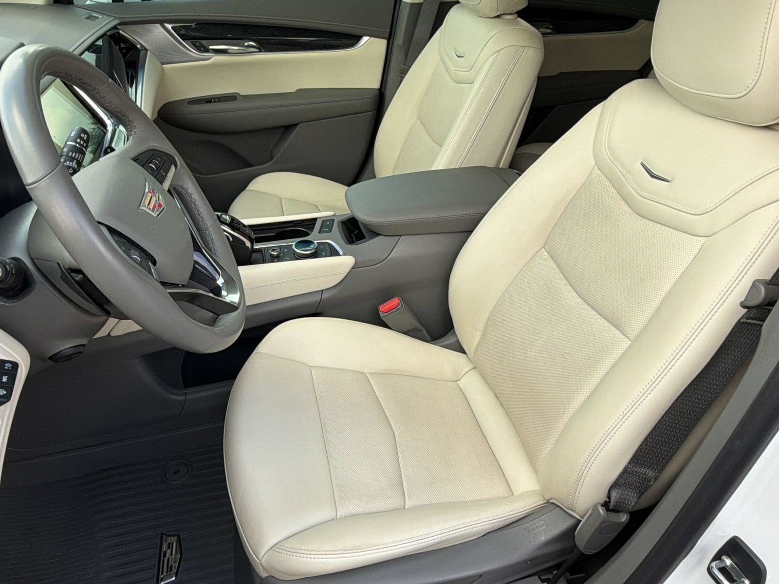 XT6 Premium Luxury SUV