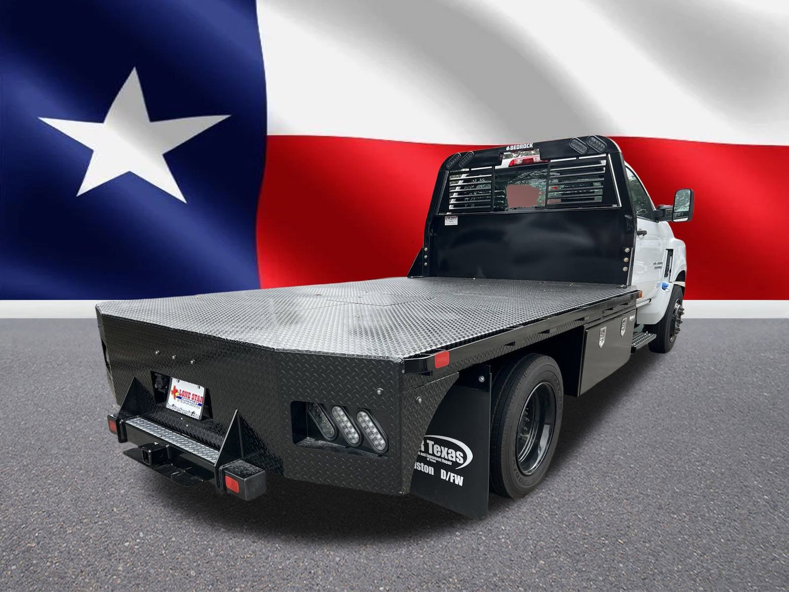 2023 Chevrolet Silverado 6500HD Work Truck photo 3