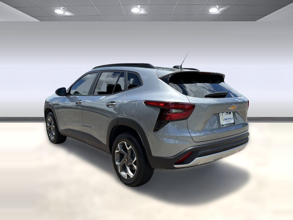Used 2025 Chevrolet Trax LT SUV