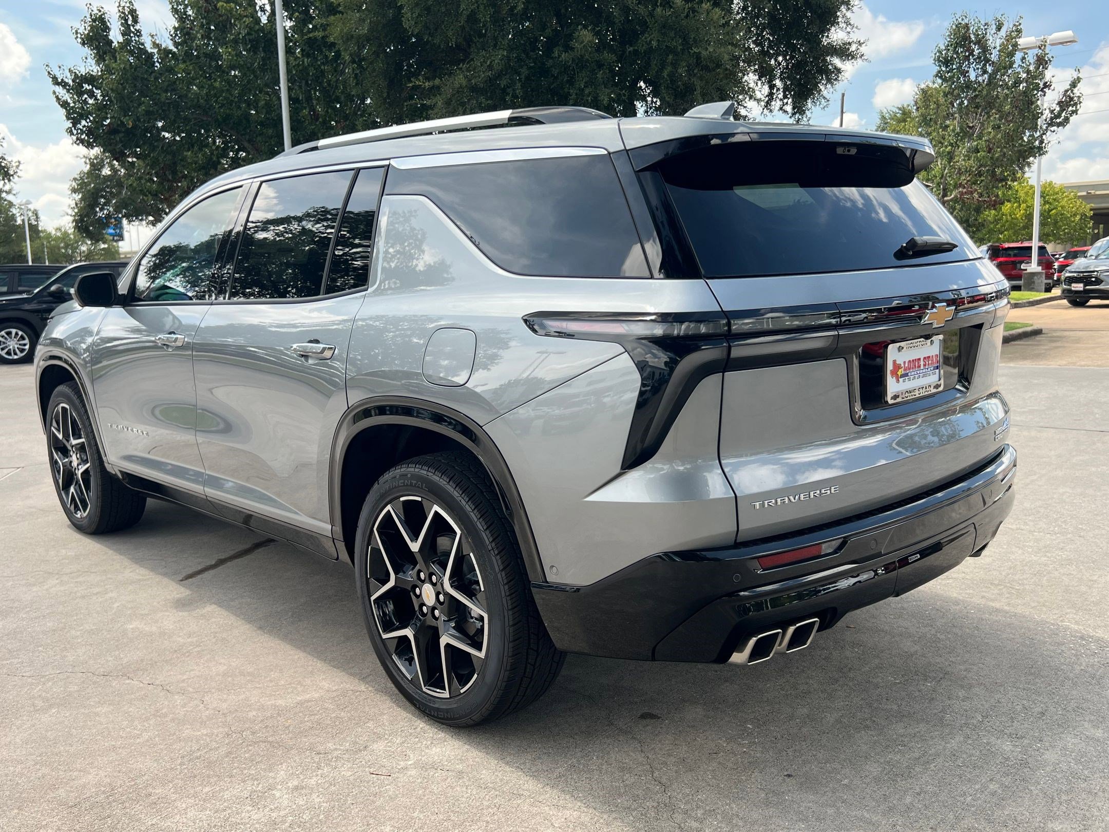 2026 Chevrolet Traverse High Country photo 3