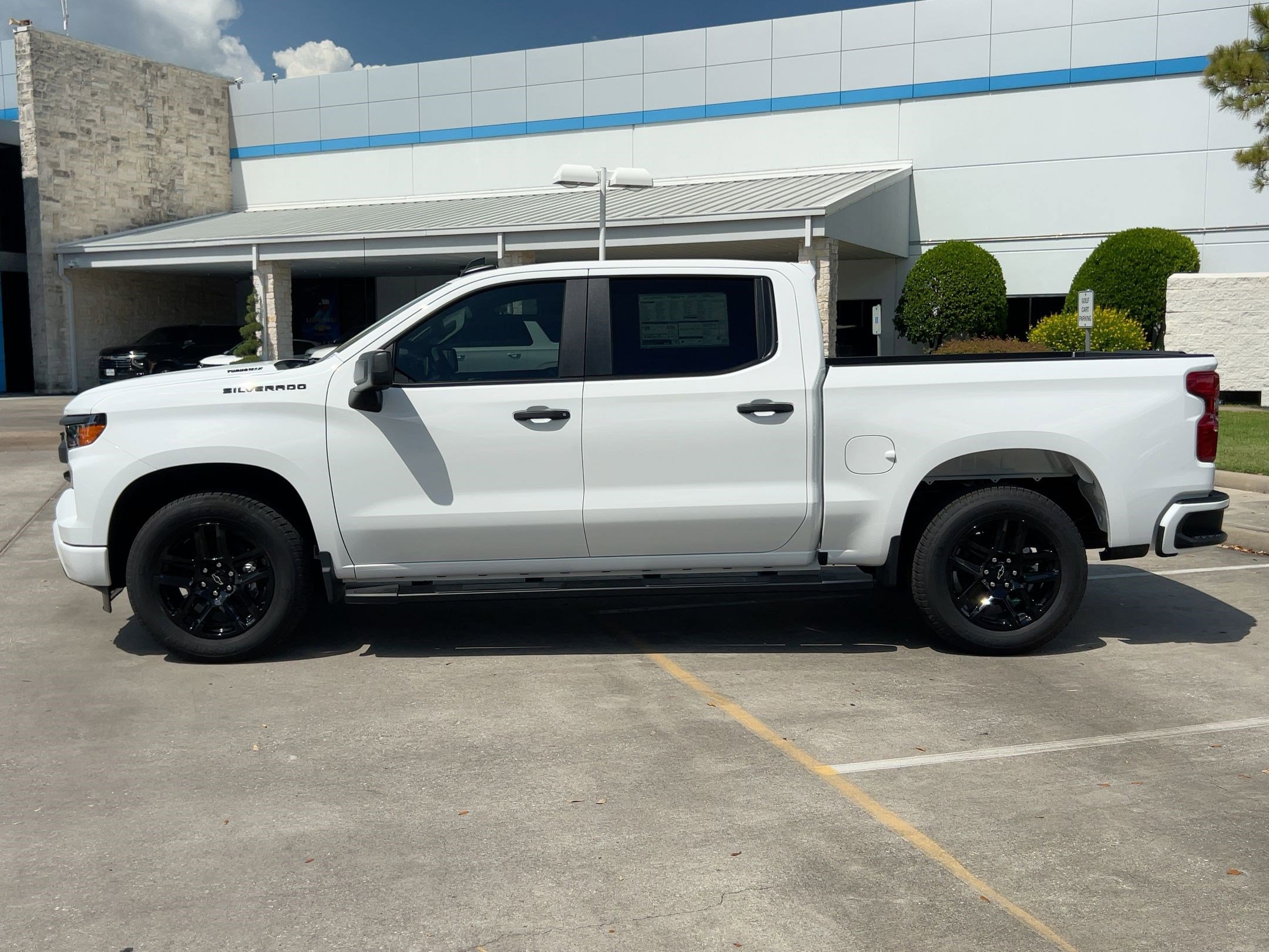 2026 Chevrolet Silverado 1500 Custom photo 2