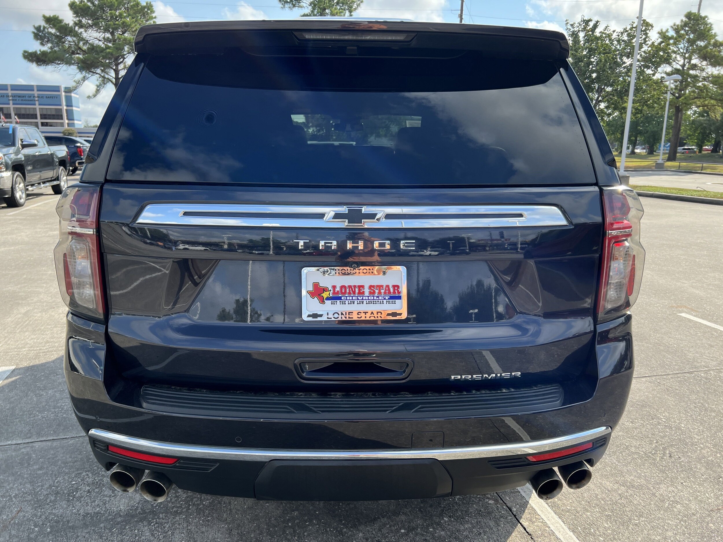 2023 Chevrolet Tahoe Premier photo 3