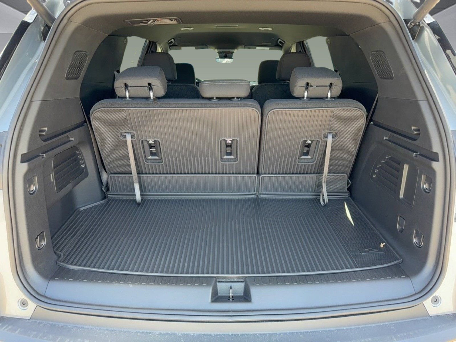 2026 Chevrolet Traverse LT - Photo 27