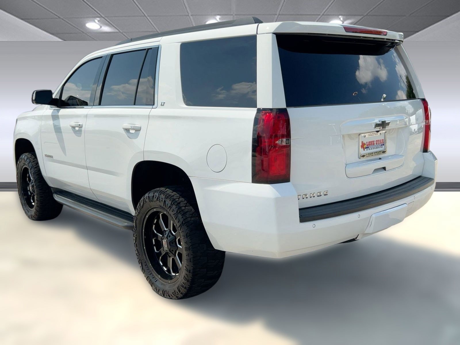 2018 Chevrolet Tahoe LT photo 3