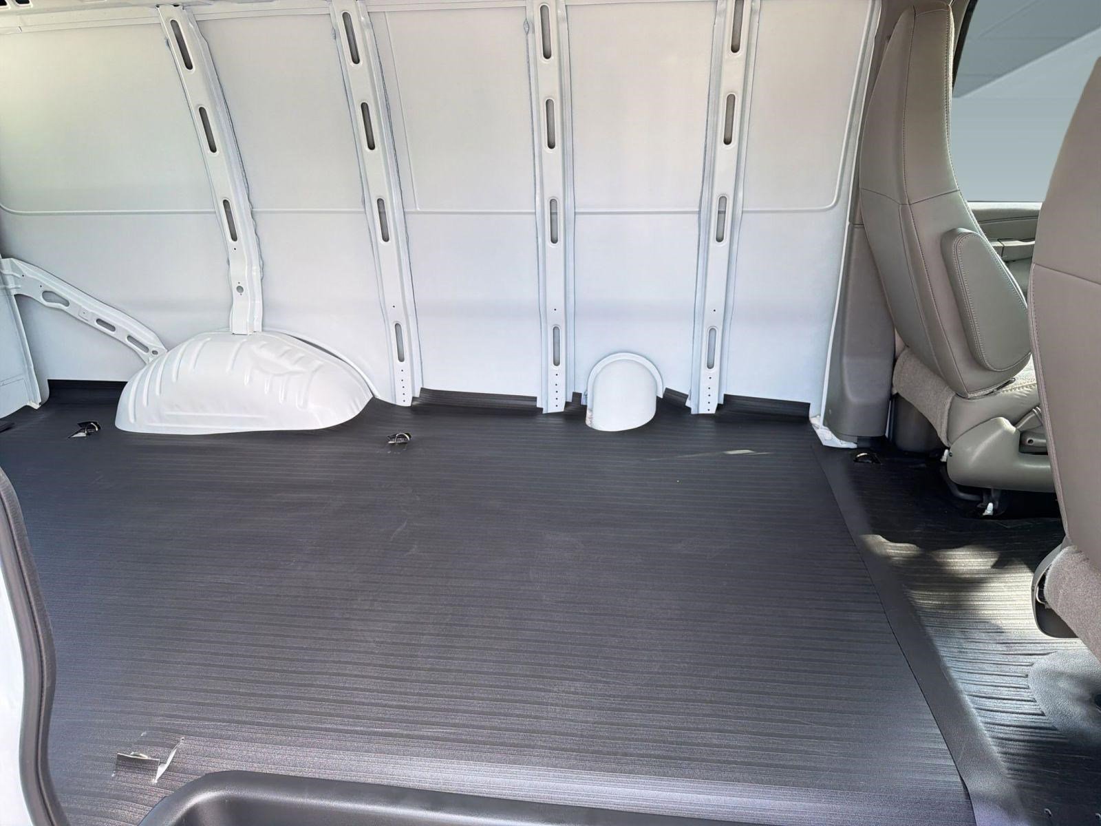 2026 Chevrolet Express Cargo Work Van - Photo 28