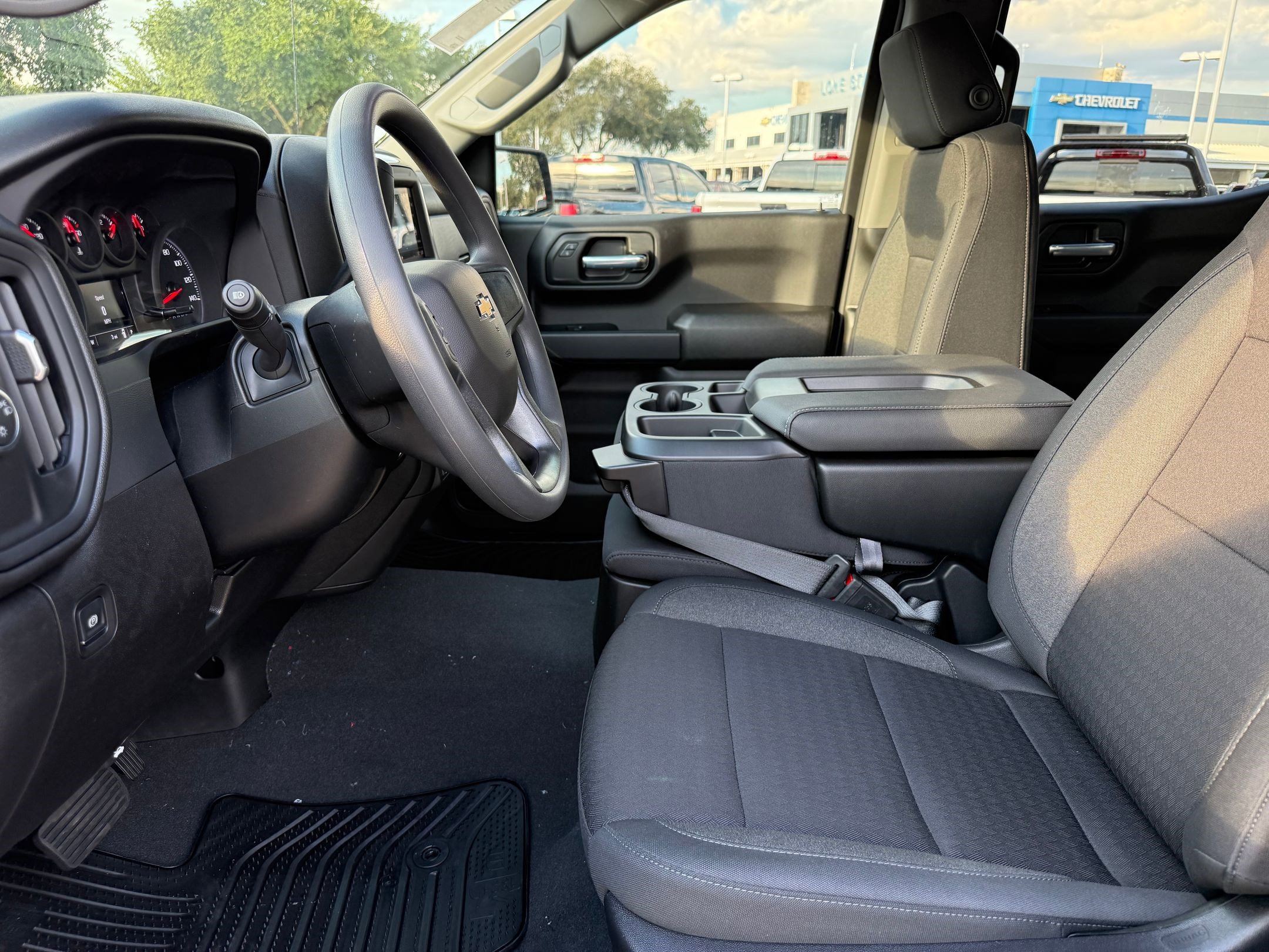 2026 Chevrolet Silverado 1500 Custom photo 3