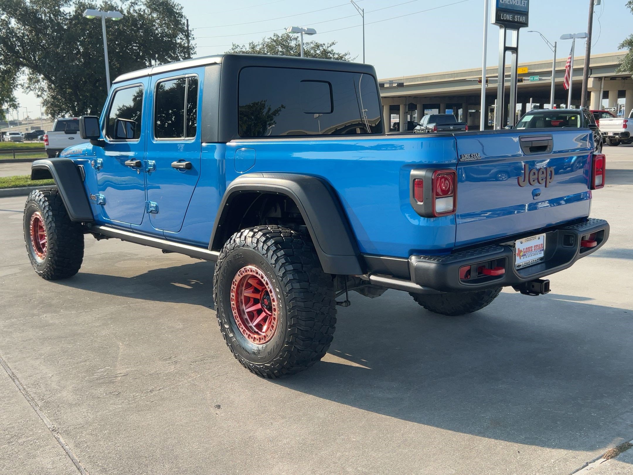 2022 Jeep Gladiator Rubicon photo 3