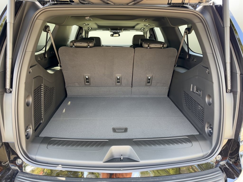 2026 Chevrolet Suburban LT - Photo 28