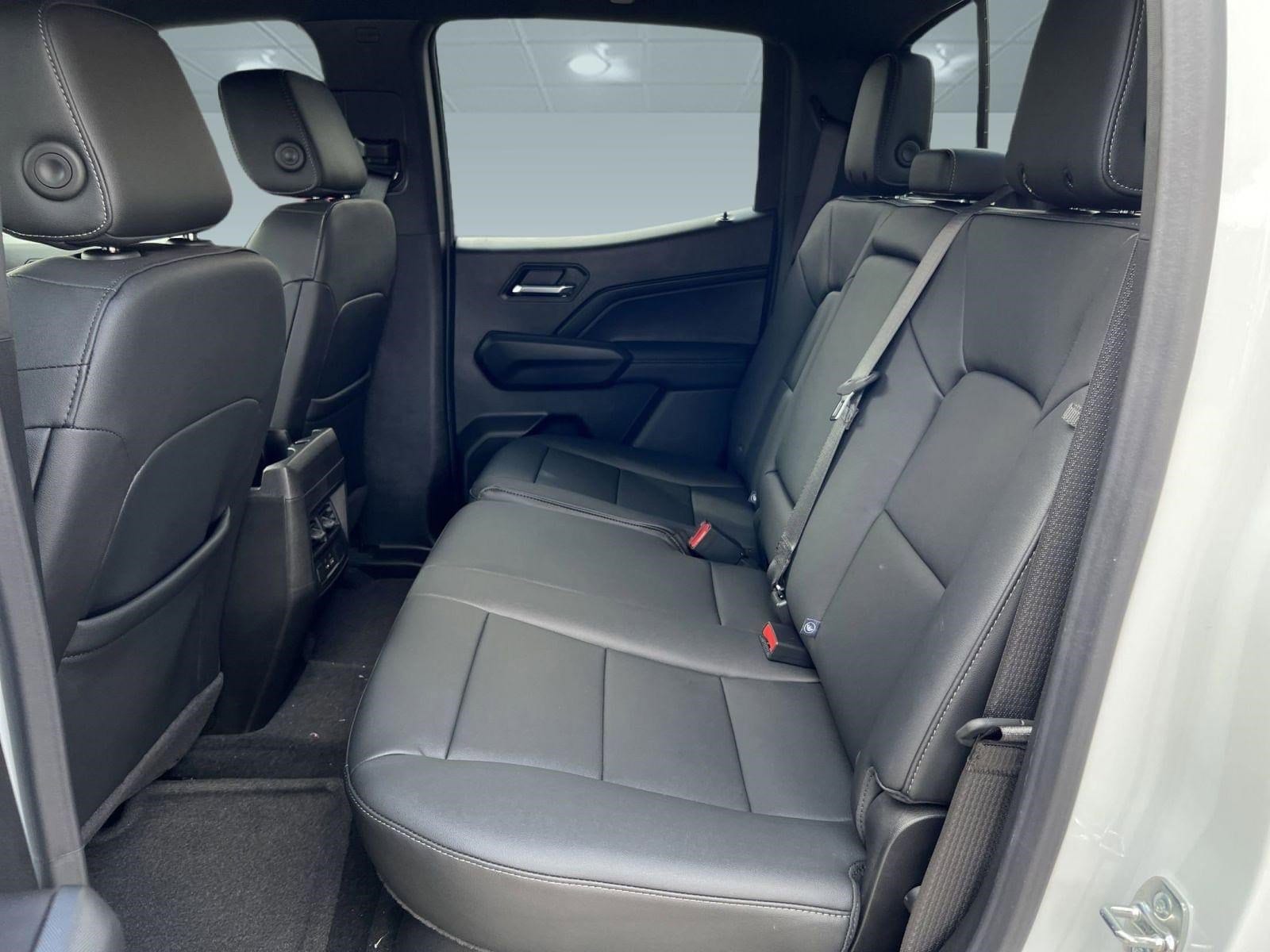 2026 Chevrolet Colorado LT - Photo 14