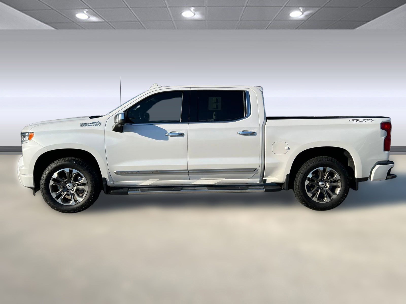 2024 Chevrolet Silverado 1500 High Country photo 2