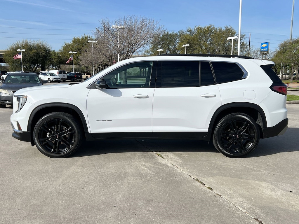 Used 2024 GMC Acadia Elevation SUV