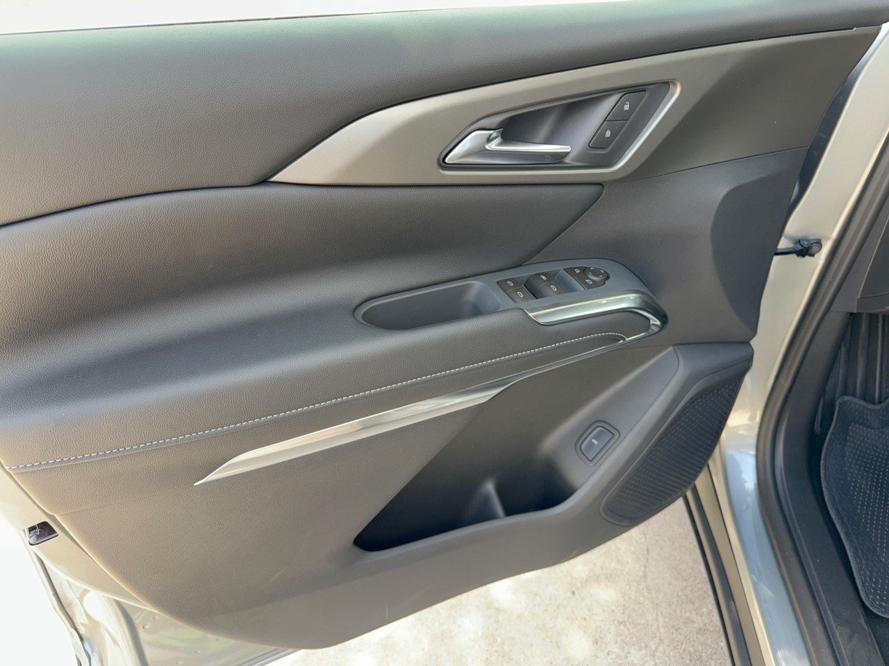 2027 Chevrolet Traverse LT - Photo 14