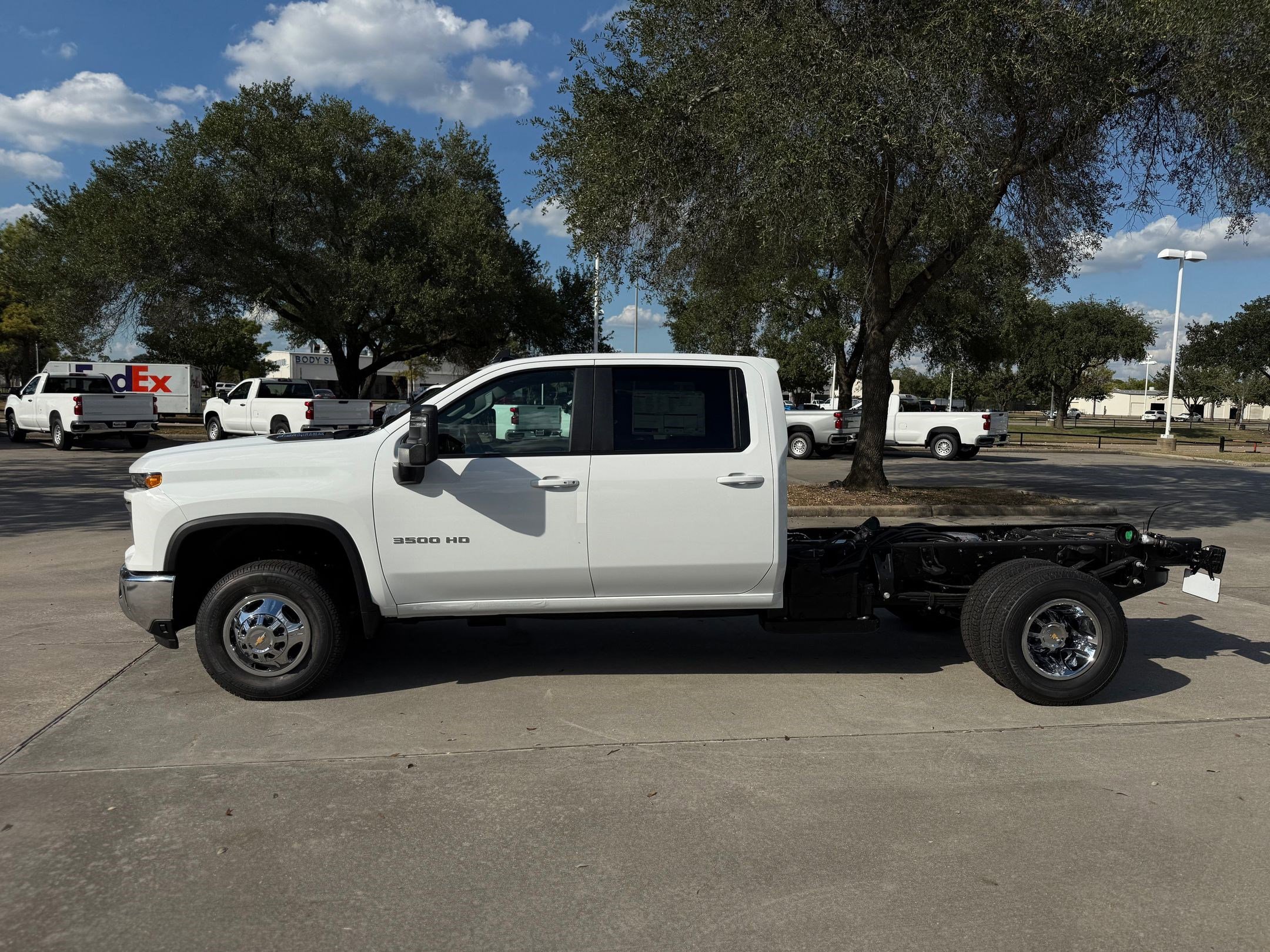 2026 Chevrolet Silverado 3500HD LT photo 2