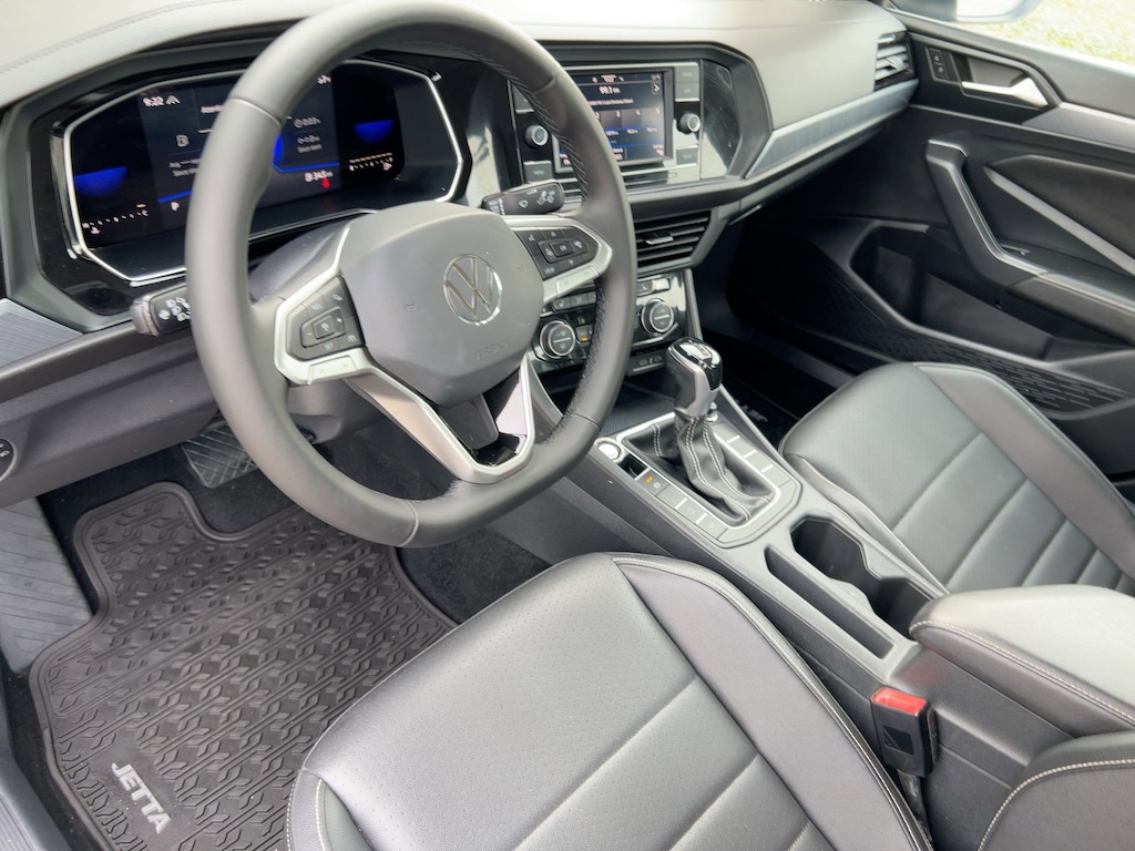 Used 2022 Volkswagen Jetta SE