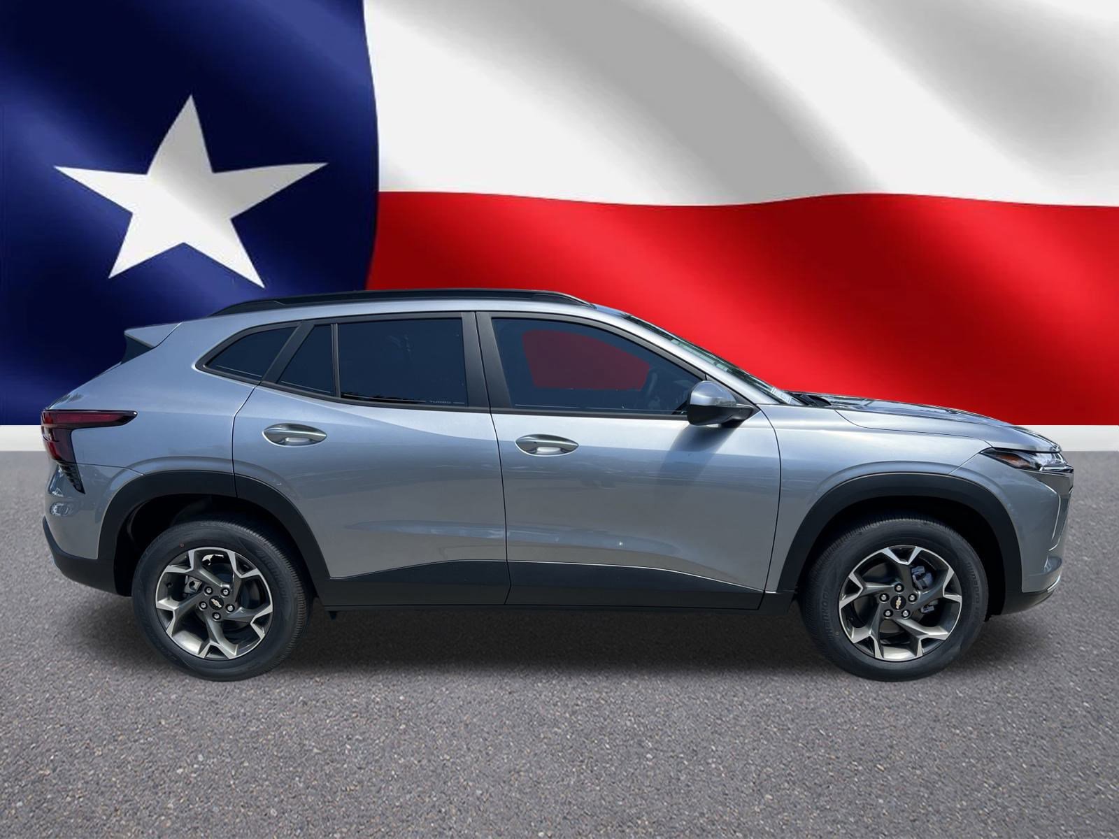 2025 Chevrolet Trax LT photo 2