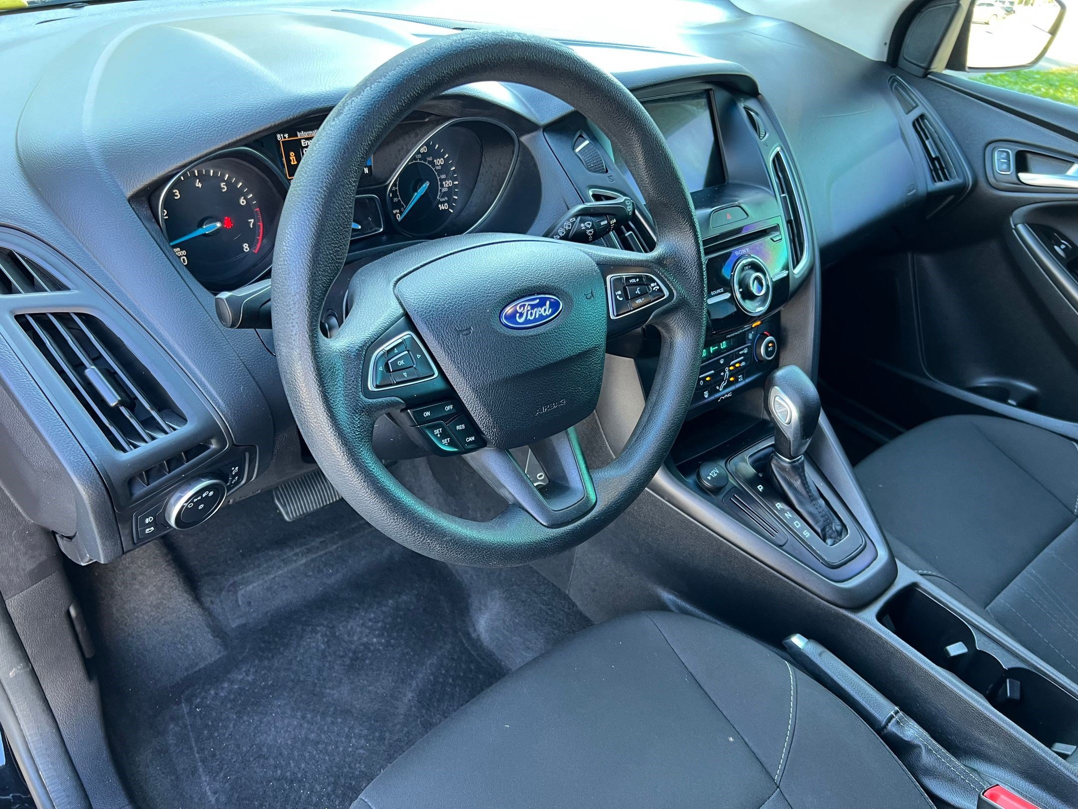 2018 Ford Focus SEL photo 4