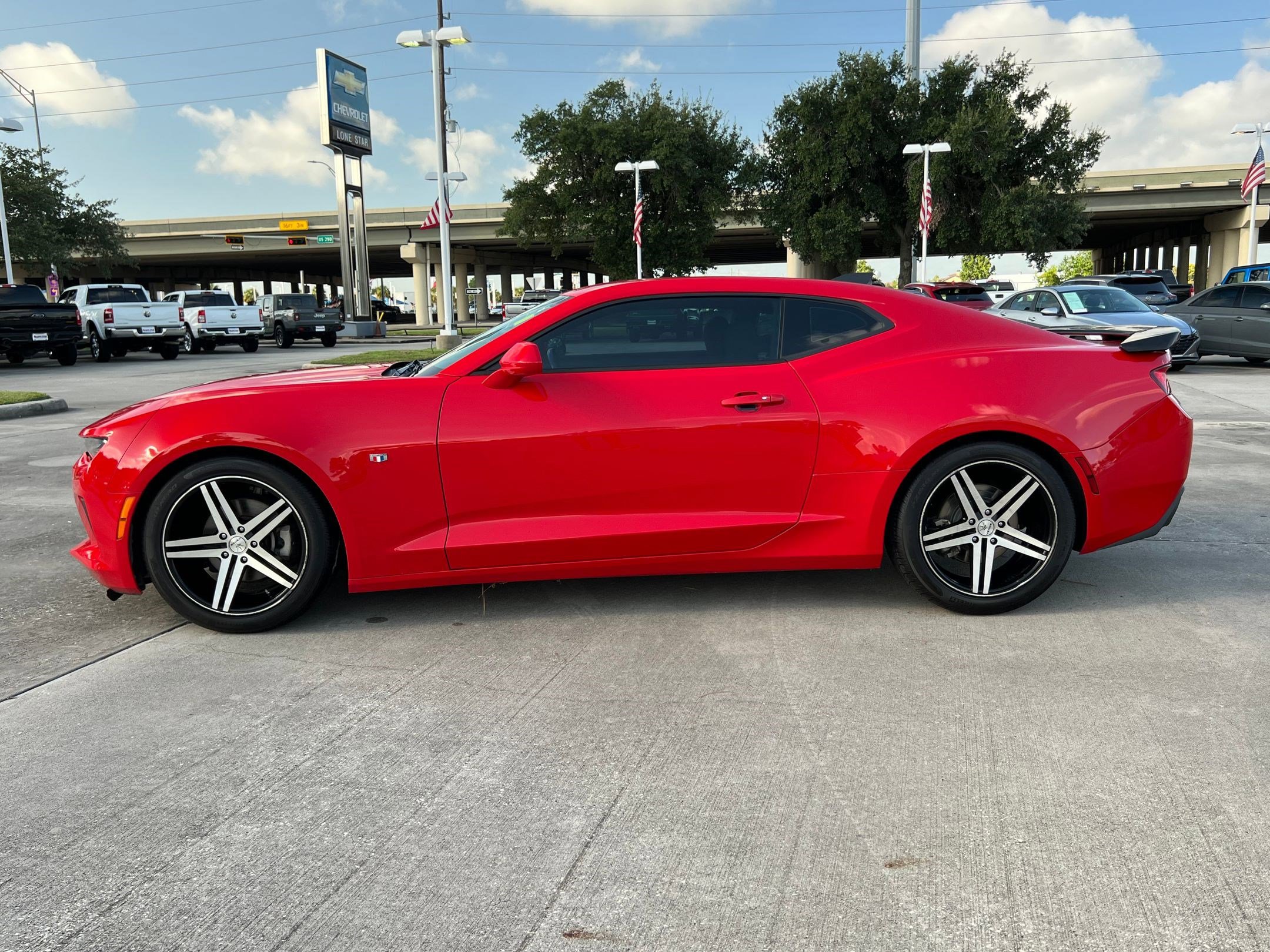 2018 Chevrolet Camaro 1LT photo 2